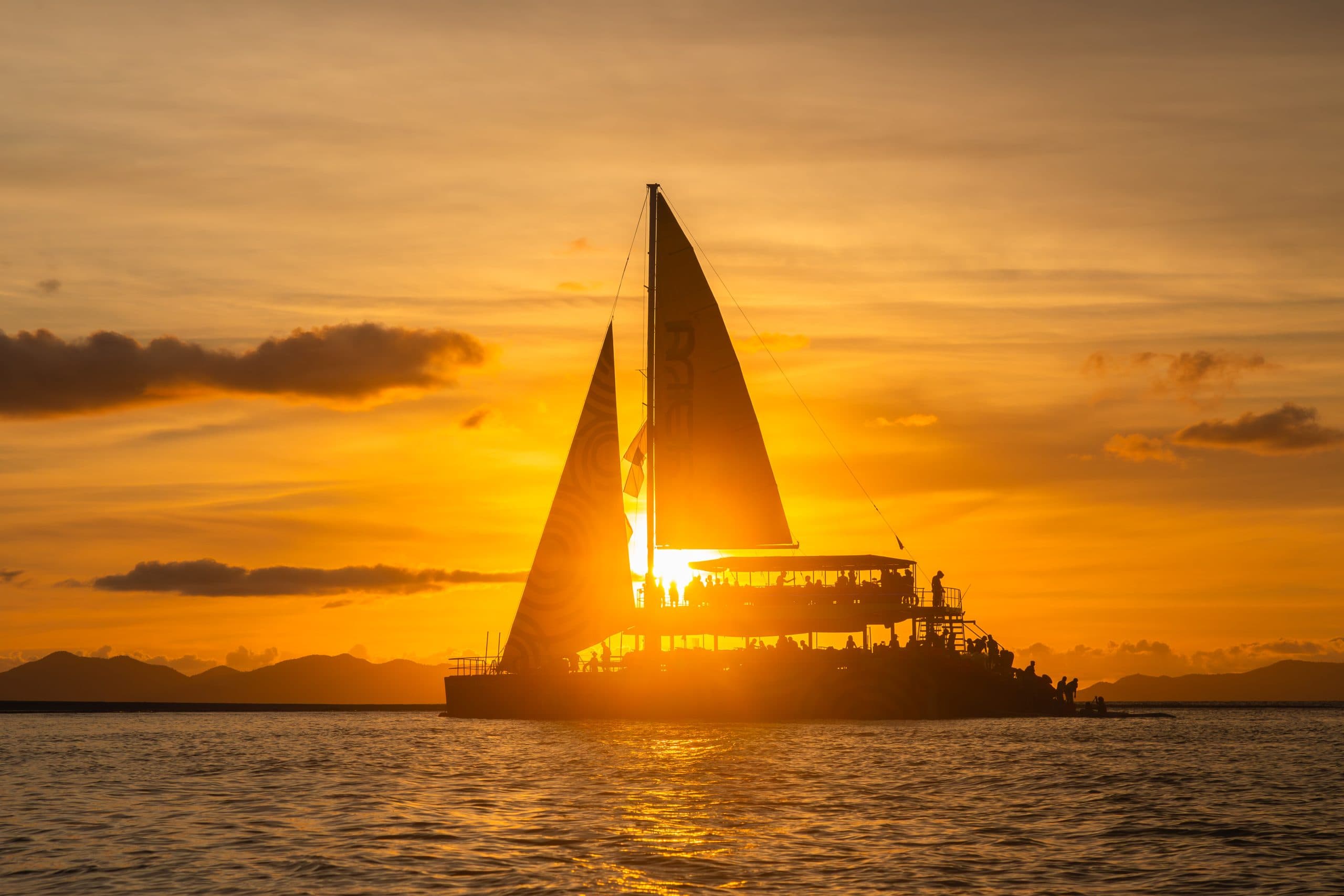 Meka Catamaran Hong Islands Luxury Day Trip - Photo 1
