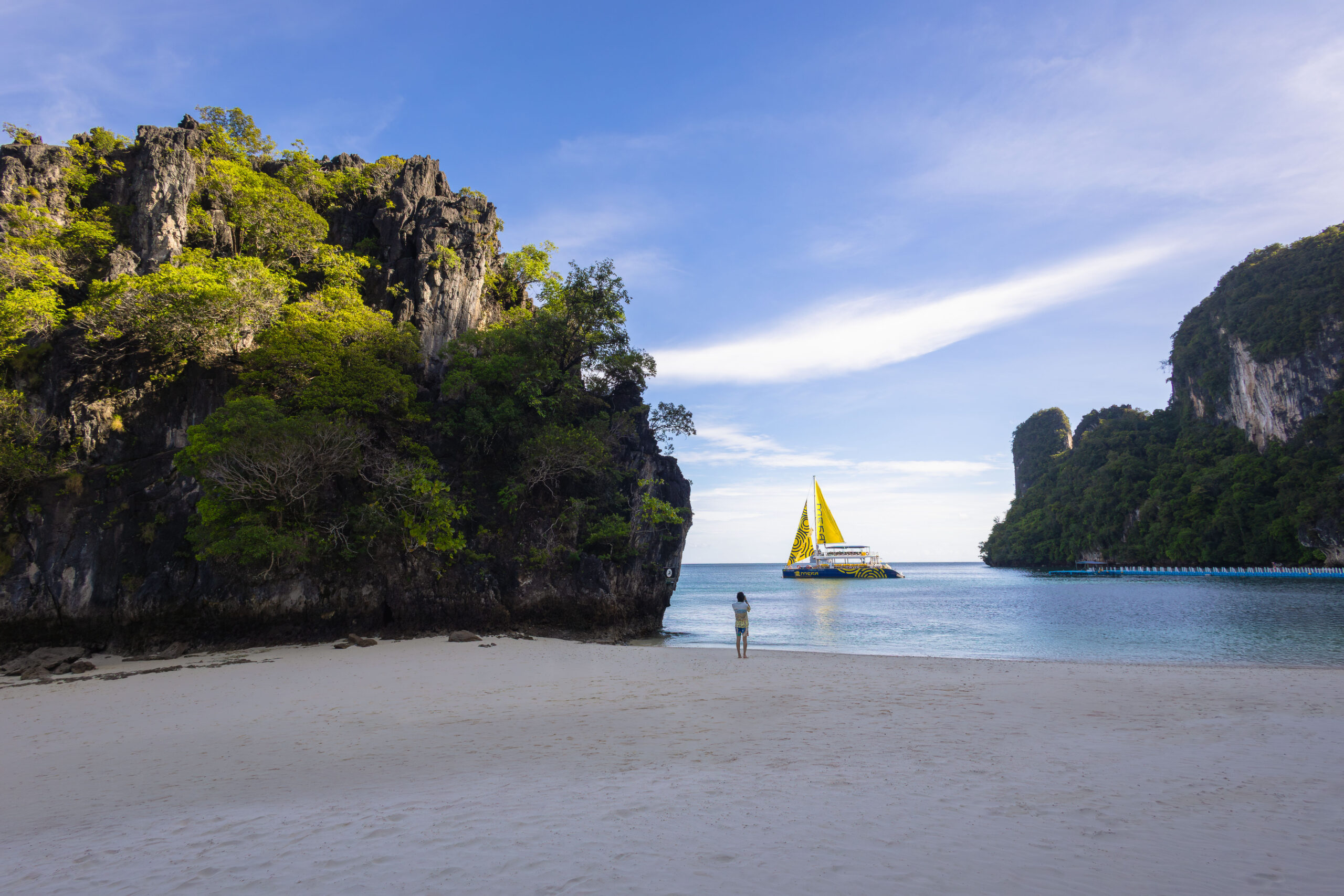 Meka Catamaran Hong Islands Luxury Day Trip